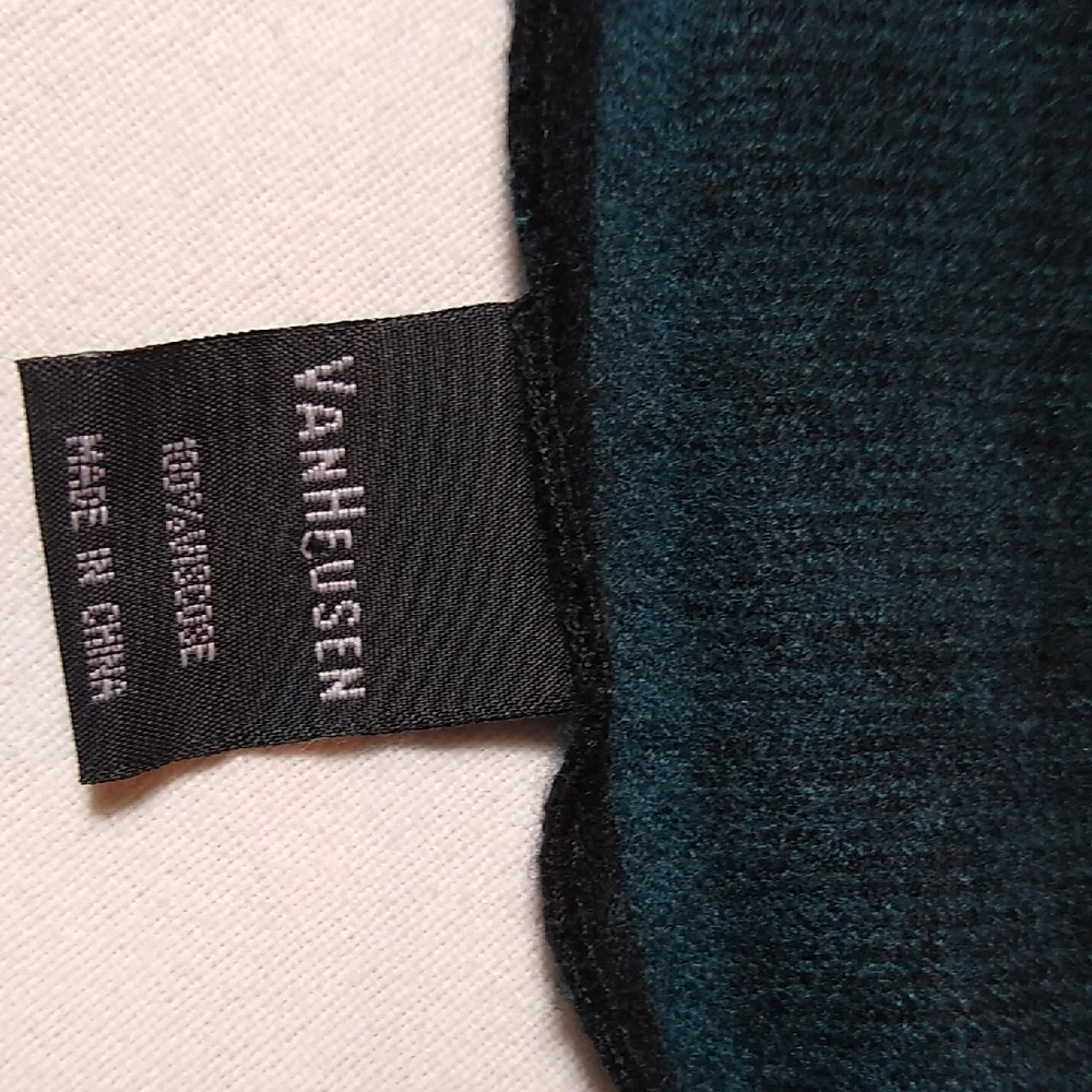 NWOT Van Heusen Teal & Black Scarf
